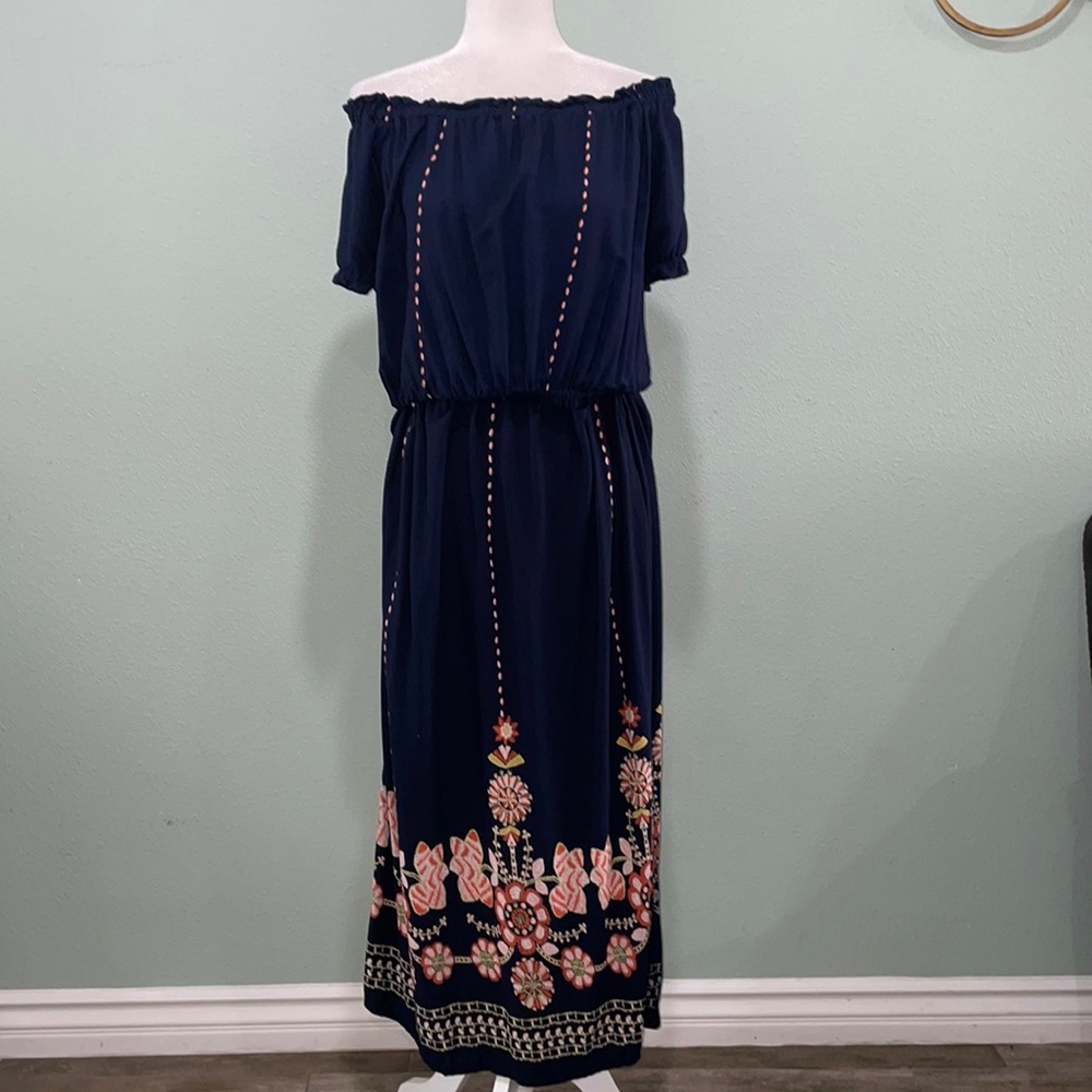 Cassee’s Navy Blue Floral Dress